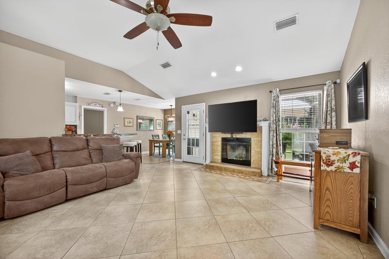 Photo 8 of 4348 Eli Whitney Dr, Middleburg, FL 32068, photographed by Megapixeler