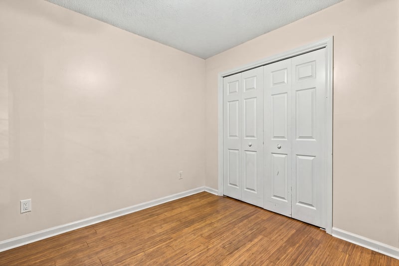 Bedroom closet, photographed by Megapixeler on Winding Springs Ct, Jacksonville