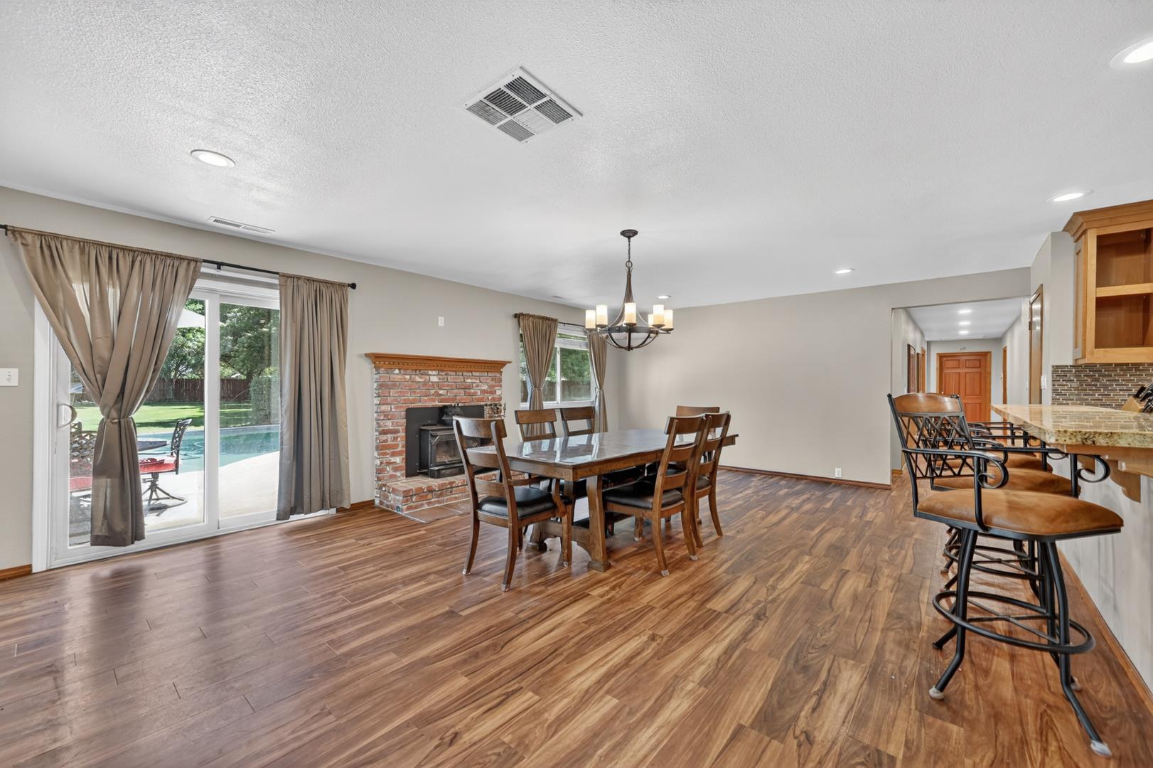 1185 N Locan Ave, photo 41