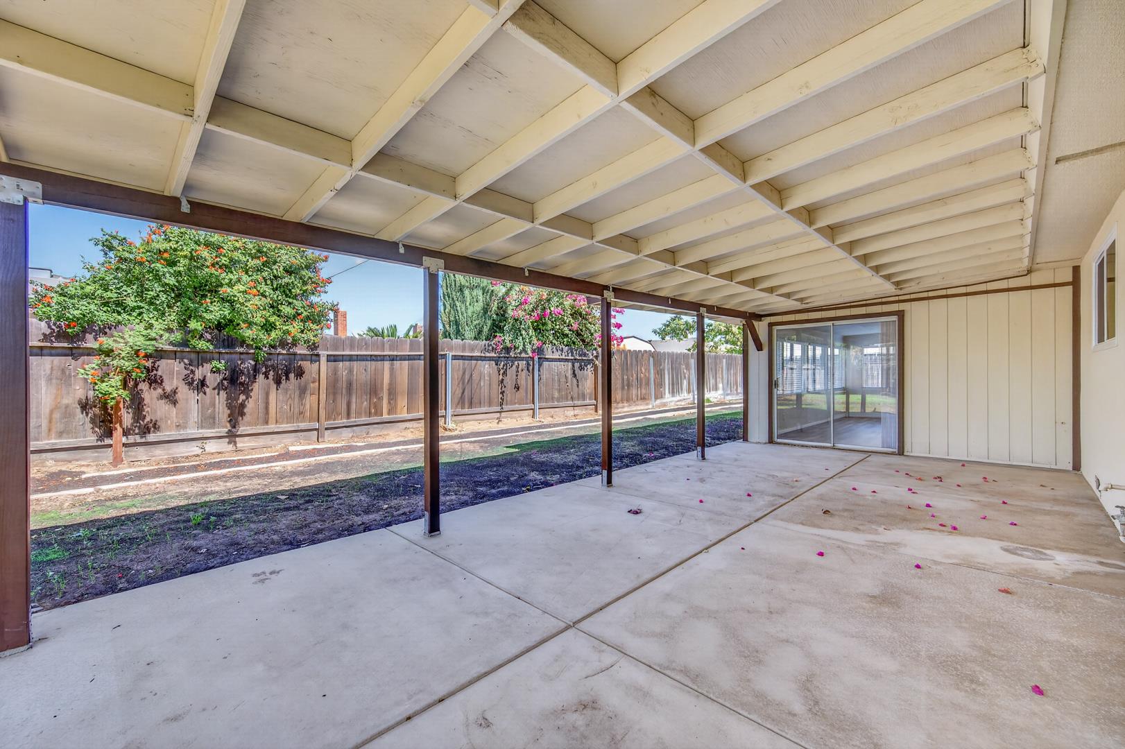 957 W Pico Ave, photo 29
