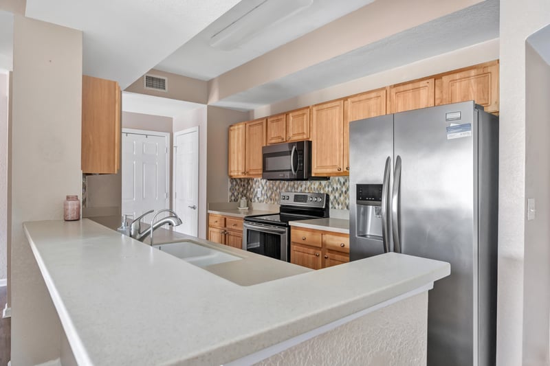 Photo 3 of 10075 Gate Pkwy N apt 1613, Jacksonville, FL 32246, photographed by Megapixeler