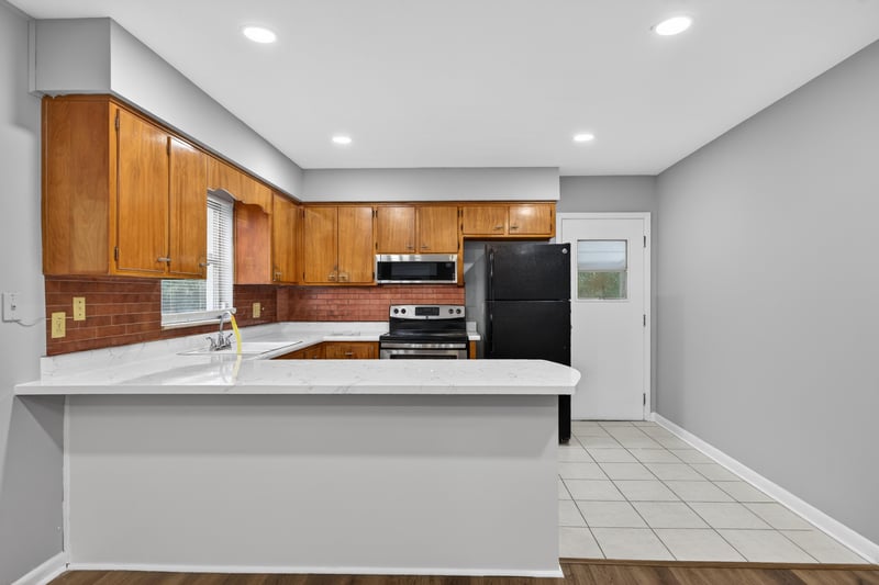 Photo 15 of 8015 Jaguar Dr, Jacksonville, FL 32244, photographed by Megapixeler