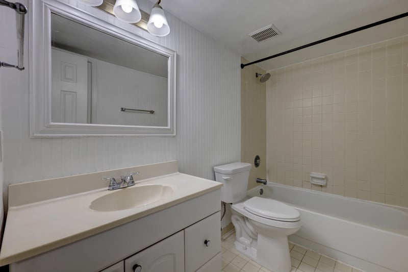 Bathroom at 400 1st St S unit f unit f, Jacksonville Beach, FL 32250