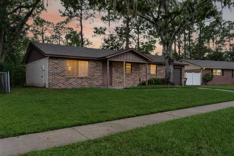 Twilight at 9937 Moss Side Ln, Jacksonville, FL 32257