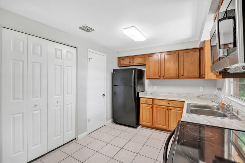 Photo 10 of 2704 Tina Ln, Middleburg, FL 32068, photographed by Megapixeler
