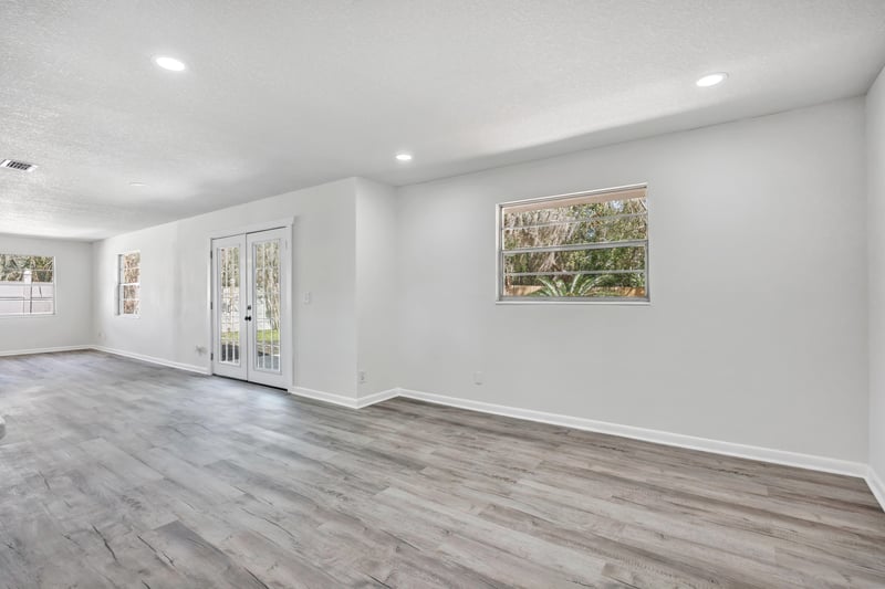 Photo 7 of 947 Grove Park Dr E, Orange Park, FL 32073, photographed by Megapixeler