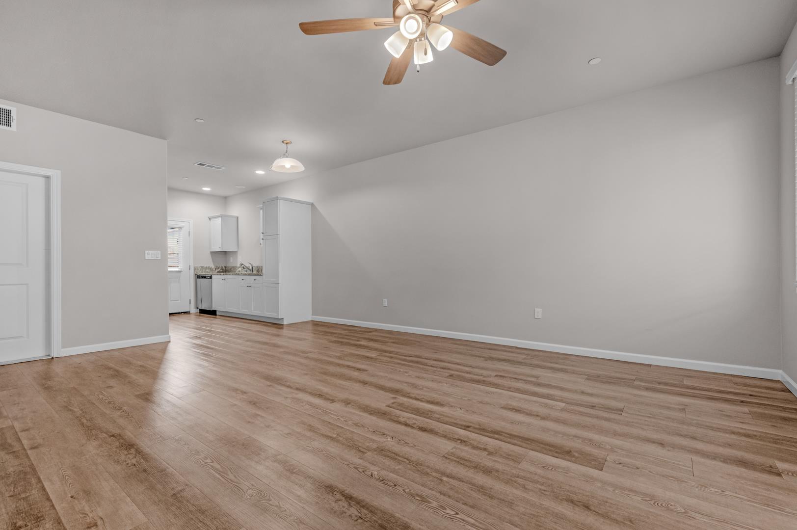 410 S Summit St, photo 7