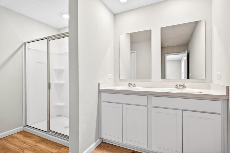 Bathroom at 14790 Cashew Ave, Jacksonville, FL 32218