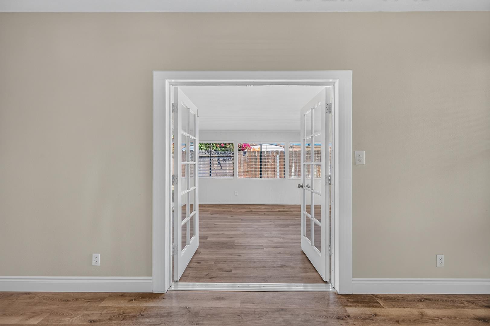 957 W Pico Ave, photo 15