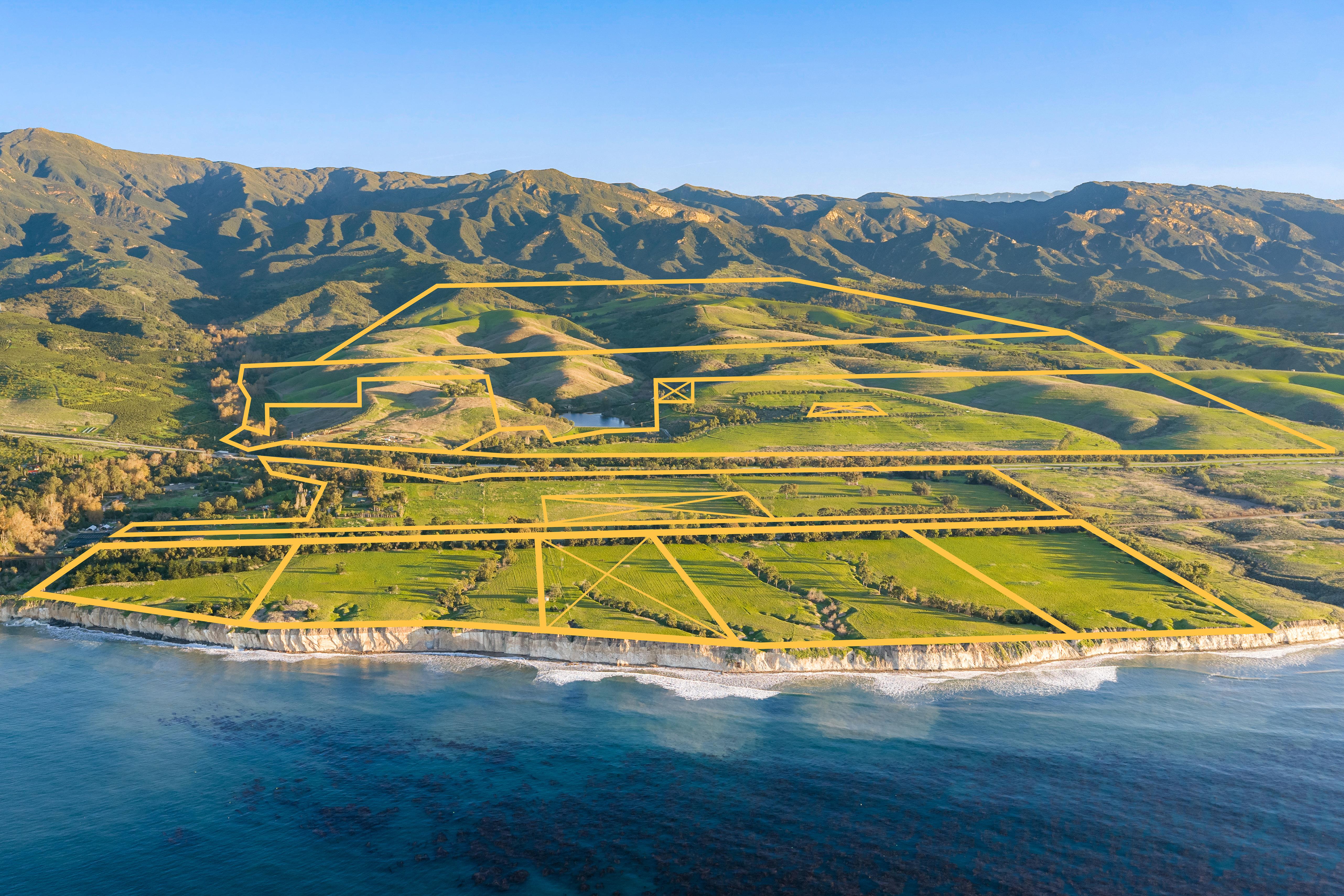 Real estate photography virtual tour of Naples Access Rd, Goleta CA — luxury home photography near Carpinteria bluffs by VirTour Media
