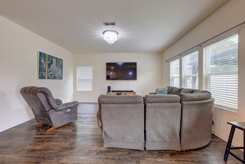 Photo 9 of 8166 Meadow Walk Ln, Jacksonville, FL 32256, photographed by Megapixeler