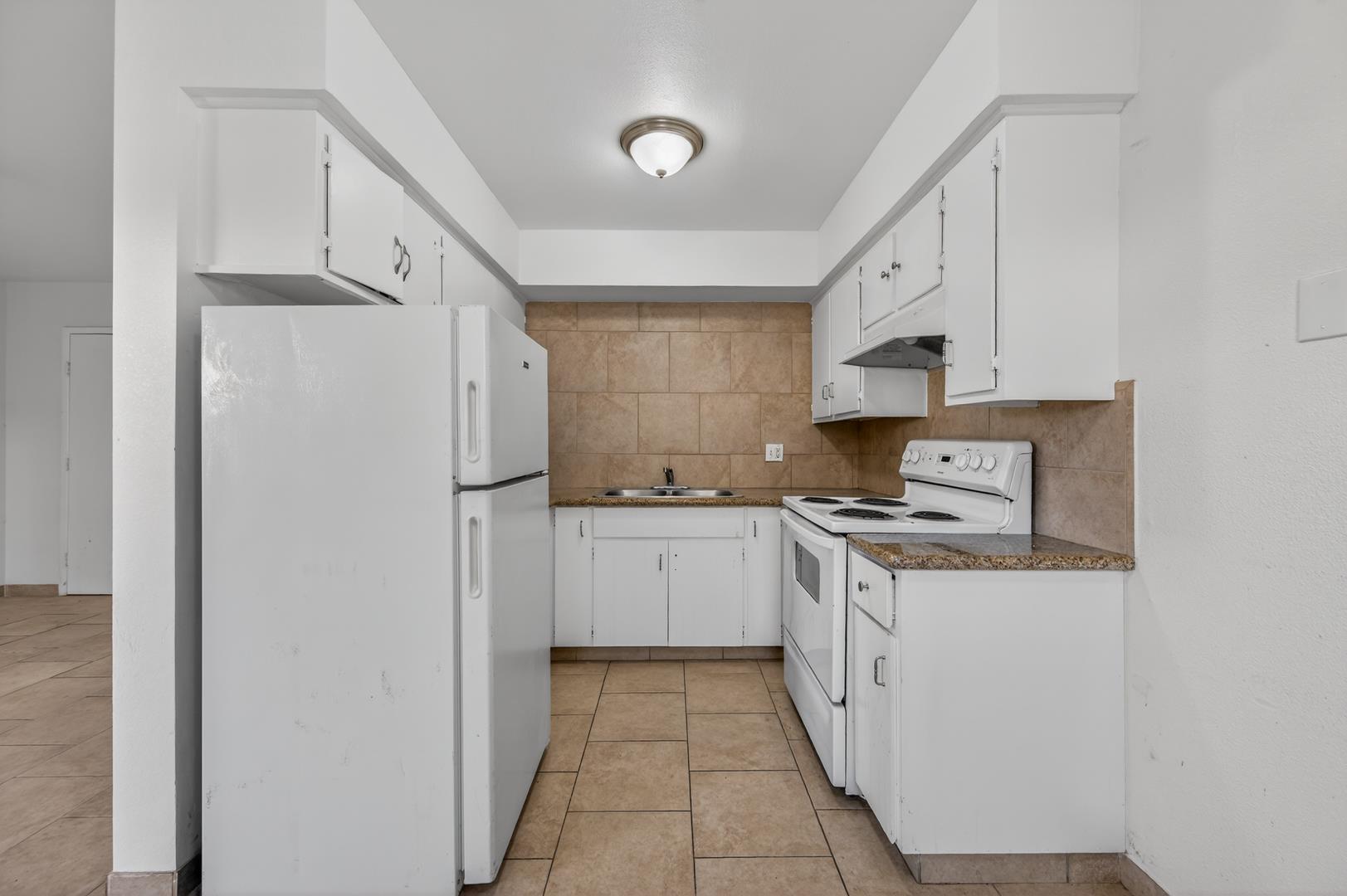 1348 E San Bruno Ave, photo 20