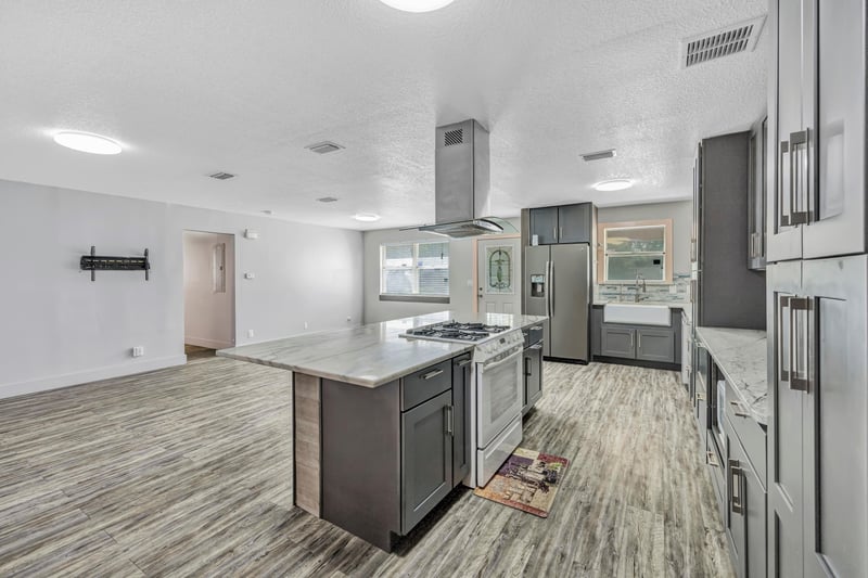 Photo 32 of 6749 Snow White Dr, Jacksonville, FL 32210, photographed by Megapixeler