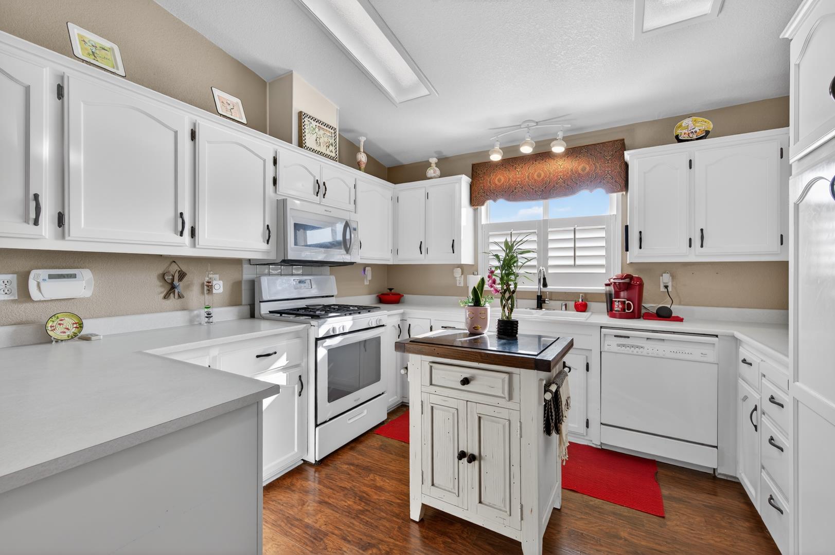105 W Herndon #3, photo 16