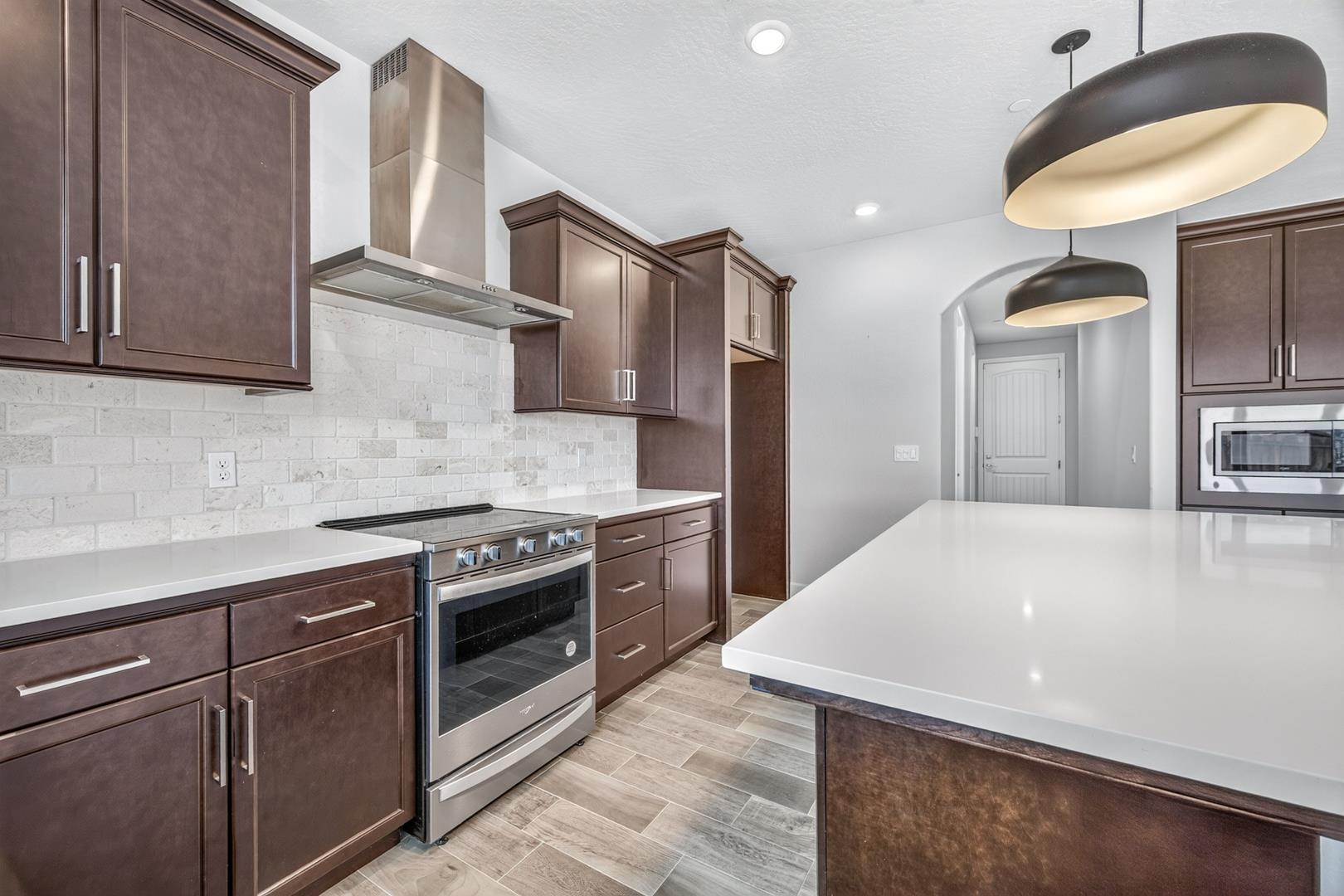 20175 Hazelwood Ln, photo 32
