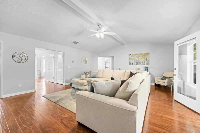 Photo 10 of 10928 Copper Hill Dr, Jacksonville, FL 32218, photographed by Megapixeler