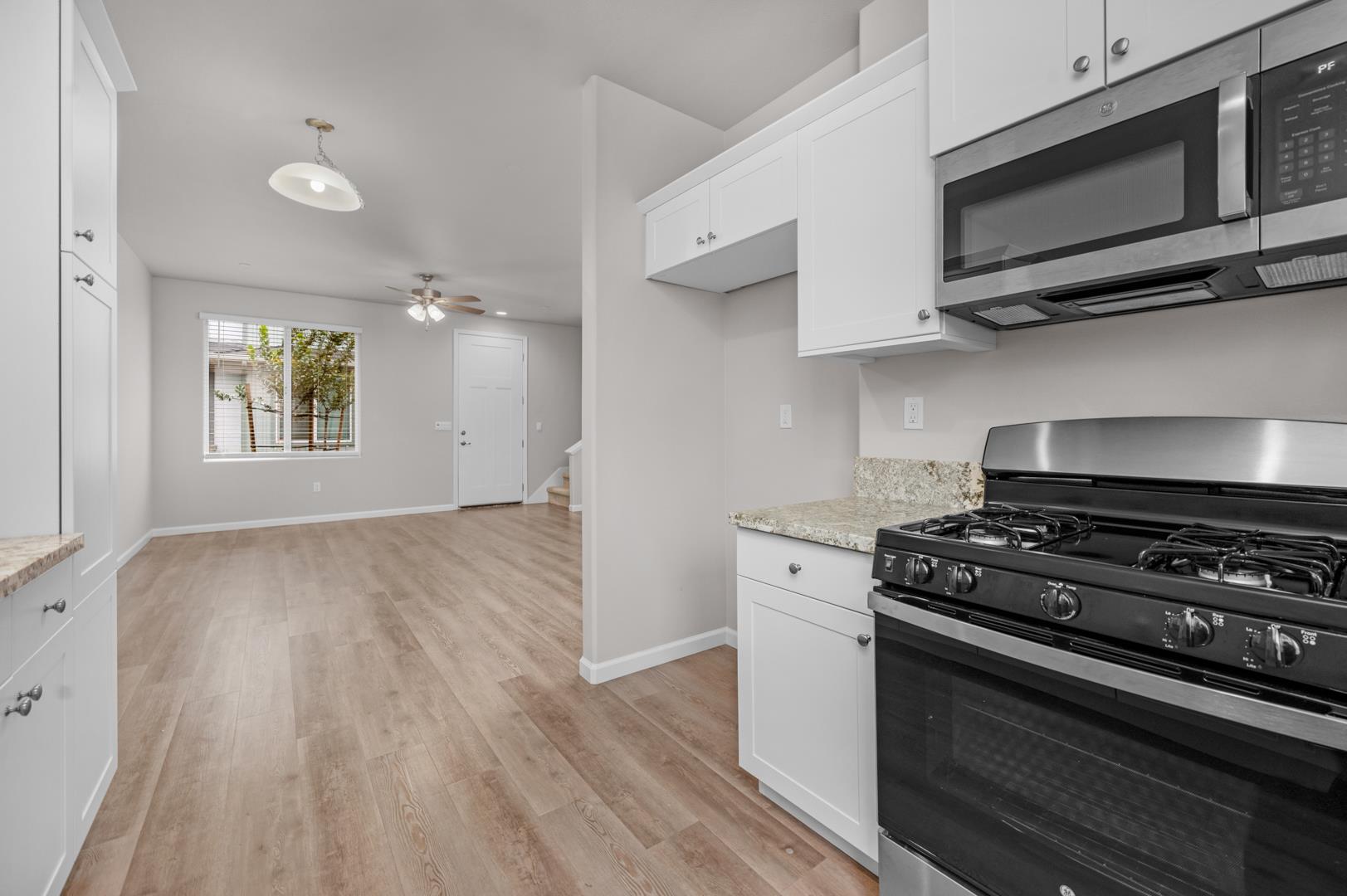 410 S Summit St, photo 14