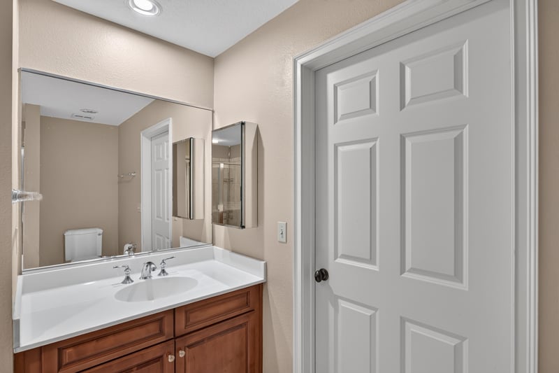 Bathroom vanity with double sinks at 1478 Riverplace Blvd 1904, Jacksonville, FL 32207