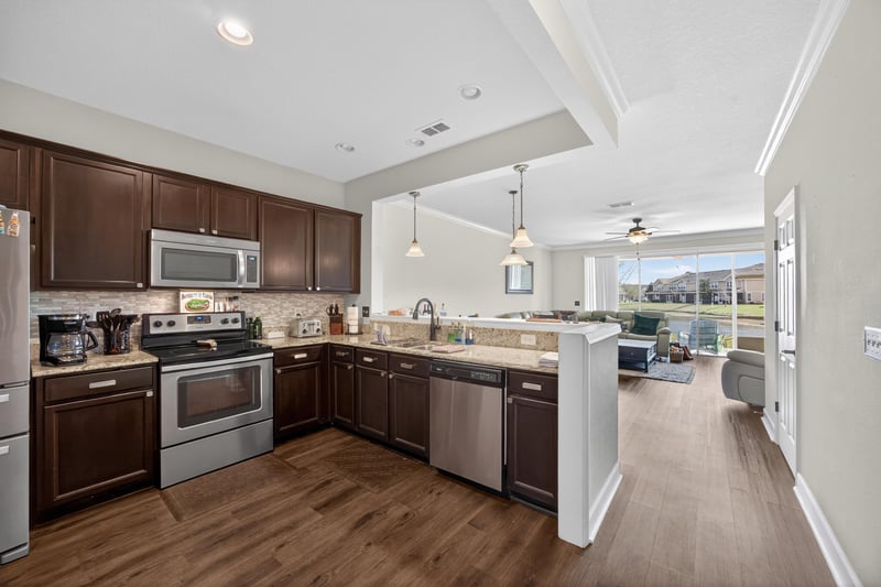 Photo 13 of 6840 Roundleaf Dr, Jacksonville, FL 32258, photographed by Megapixeler
