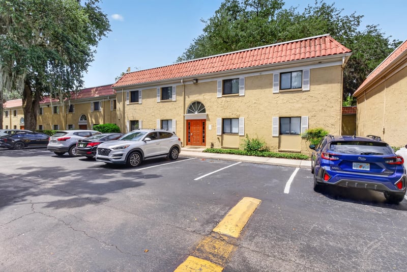 Condo building and parking area at 5811 Atlantic Blvd unit 47, Jacksonville, FL 32207