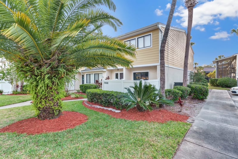 Photo 3 of 7908 Los Robles Ct, Jacksonville, FL 32256, photographed by Megapixeler