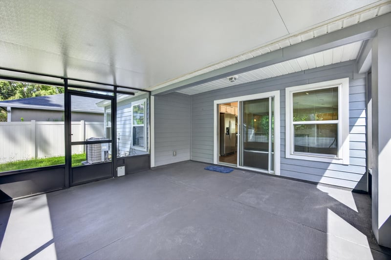 Screened lanai patio at 7118 Preston Pnes Trl, Jacksonville, FL
