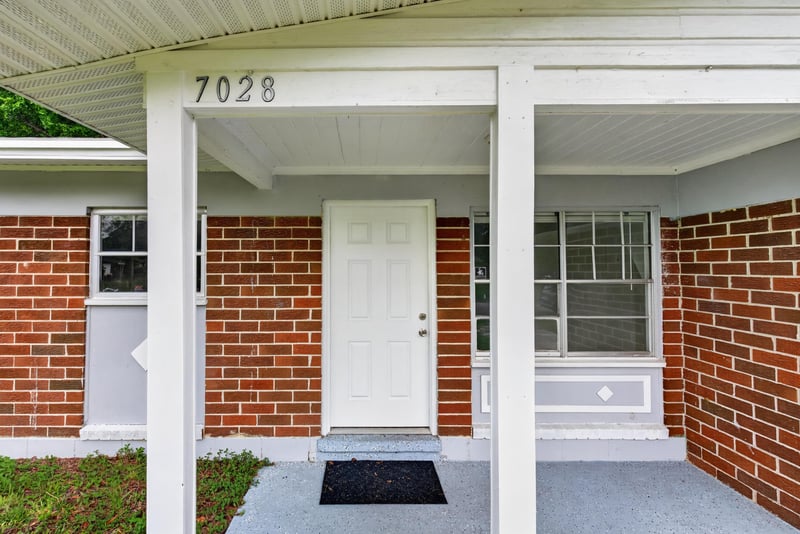 Photo 4 of 7028 Lincoln Cir W, Jacksonville, FL 32209, photographed by Megapixeler