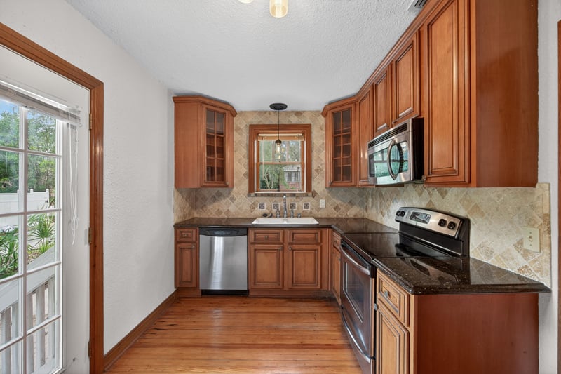 Photo 12 of 3766 Sommers St, Jacksonville, FL 32205, photographed by Megapixeler