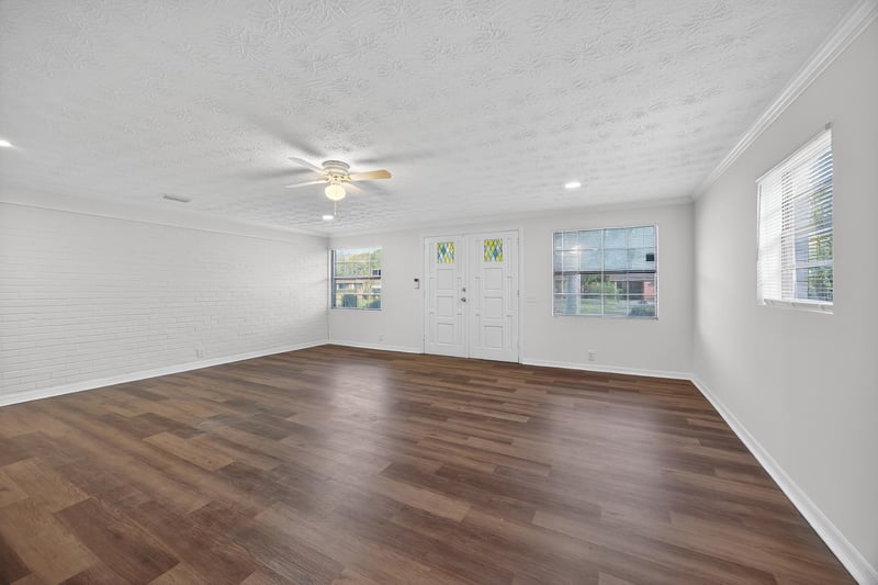 Photo 9 of 7388 Simms Dr, Jacksonville, FL 32209, photographed by Megapixeler