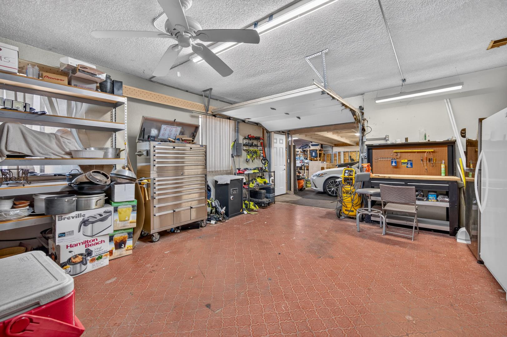 6197 N Fruit Ave, photo 82