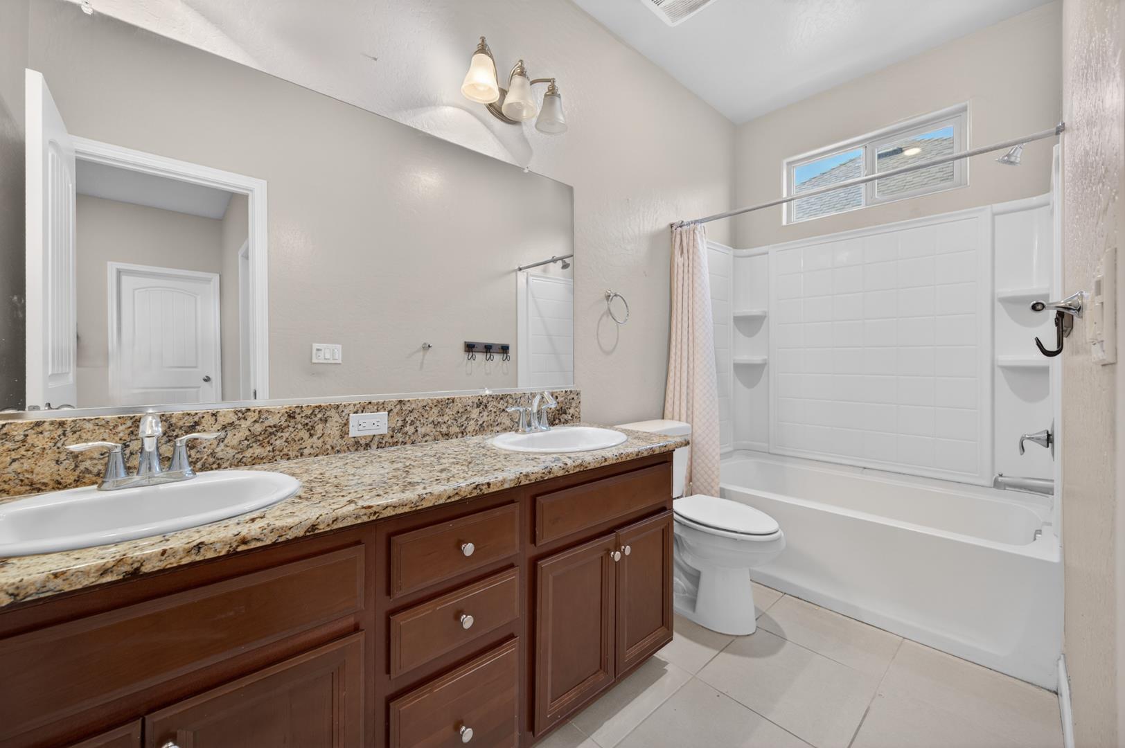 5281 N Phoenix Ave, photo 37