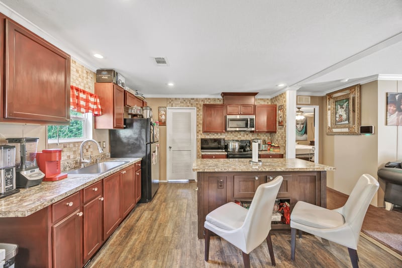 Photo 9 of 6776 Townsend Rd, Jacksonville, FL 32244, photographed by Megapixeler