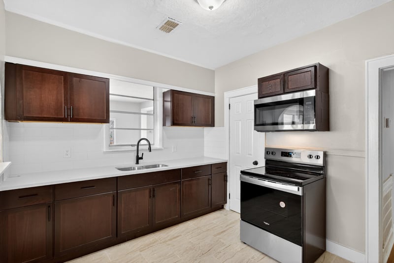 Photo 15 of 6619 Sunset Dr, Jacksonville, FL 32208, photographed by Megapixeler