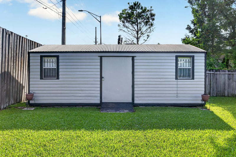 Backyard outbuilding at 6931 Cane Grass Ln E, Jacksonville, FL 32244