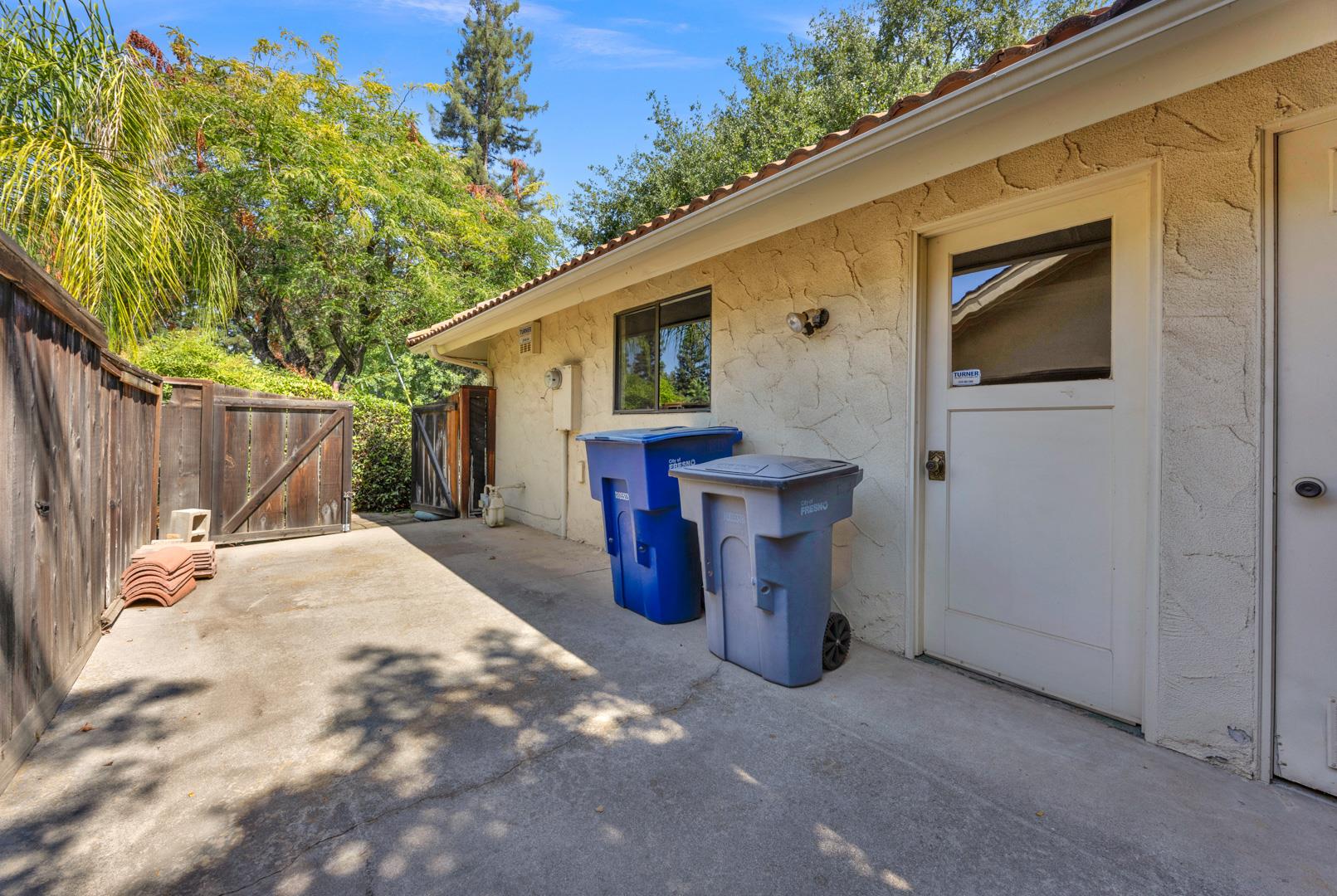 355 E Everglade Ave, photo 48