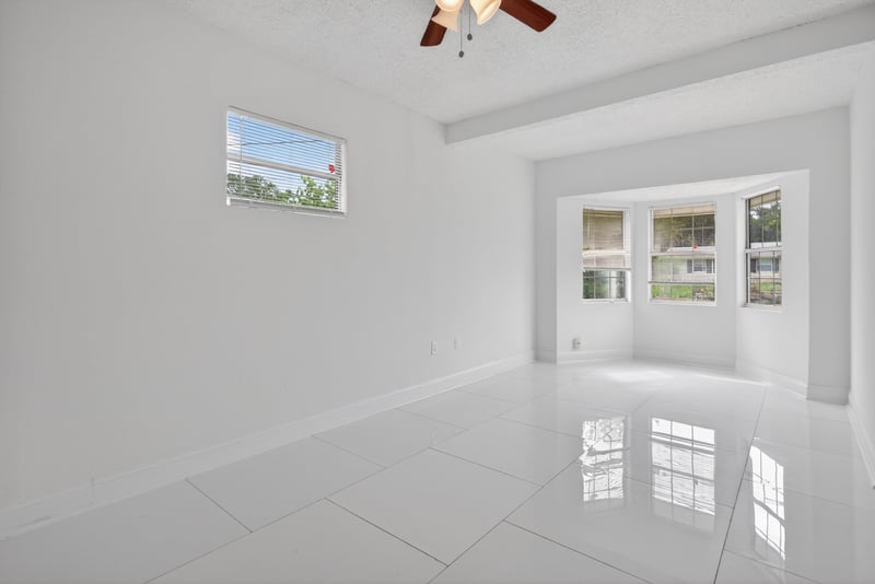 Photo 35 of 7028 Lincoln Cir W, Jacksonville, FL 32209, photographed by Megapixeler