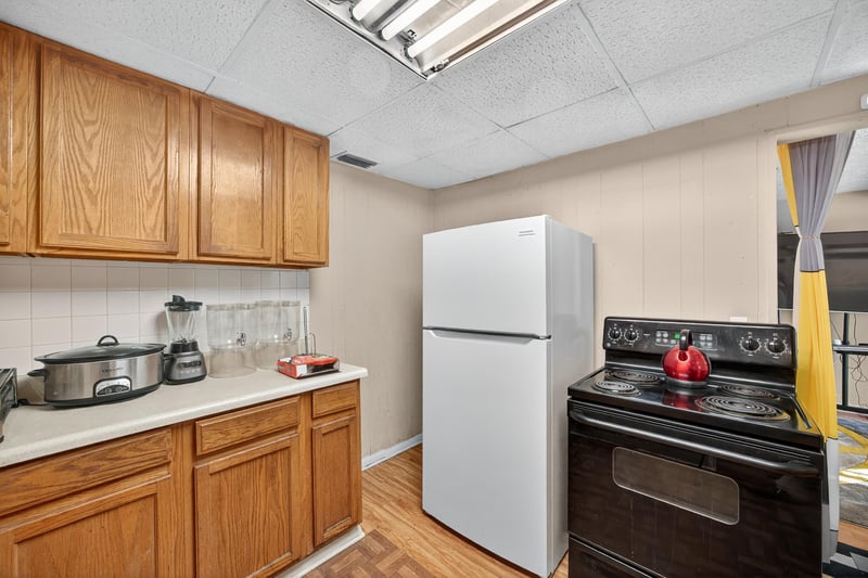 Gina (36) at 1209 Ida St, Jacksonville, FL 32208