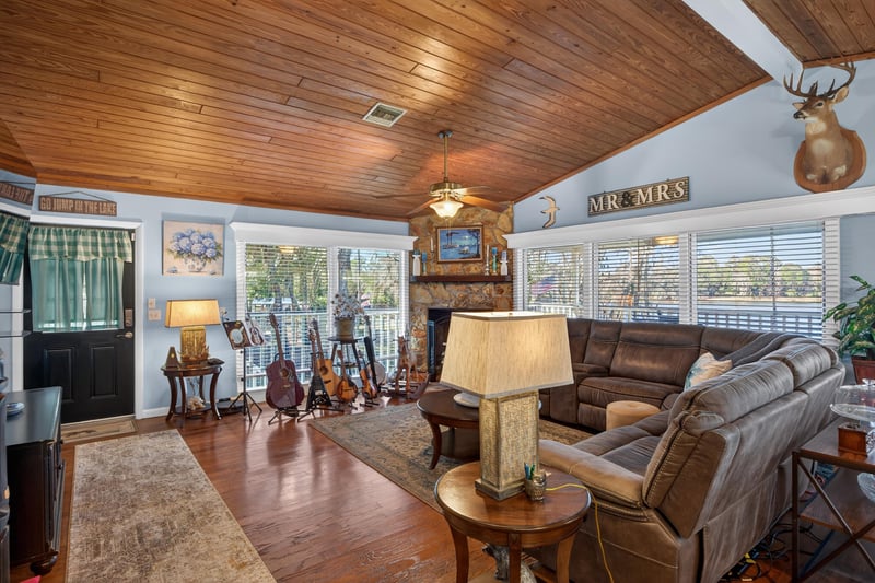 Photo 9 of 126 Palmetto Trail, Interlachen, FL 32148, photographed by Megapixeler