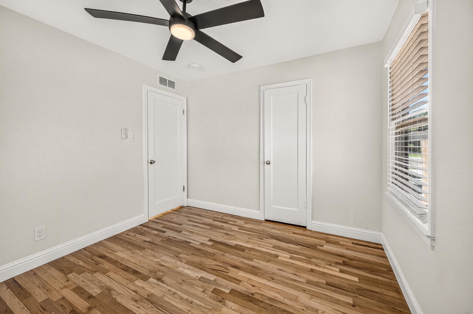 680 W Sample Ave, photo 22