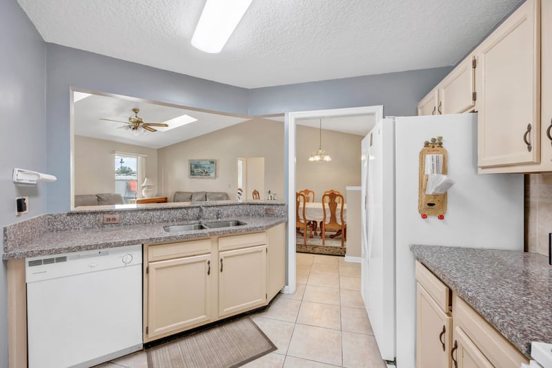 Photo 15 of 3185 Pablo Woods Dr, Jacksonville, FL 32224, photographed by Megapixeler