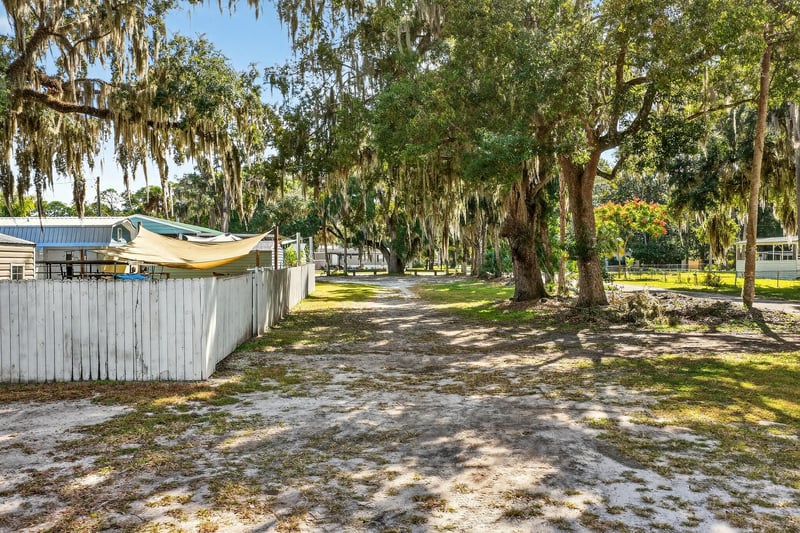 Photo 113 of 765 3rd Ave, Welaka, FL 32193, photographed by Megapixeler