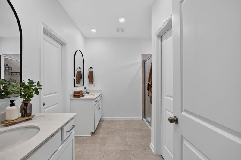 Primary bathroom double vanity at 93 Lochloosa Ct, St. Johns, FL 32259