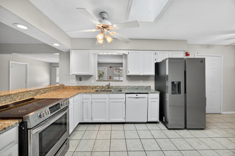 Photo 11 of 4294 Tanglewilde Dr S, Jacksonville, FL 32257, photographed by Megapixeler