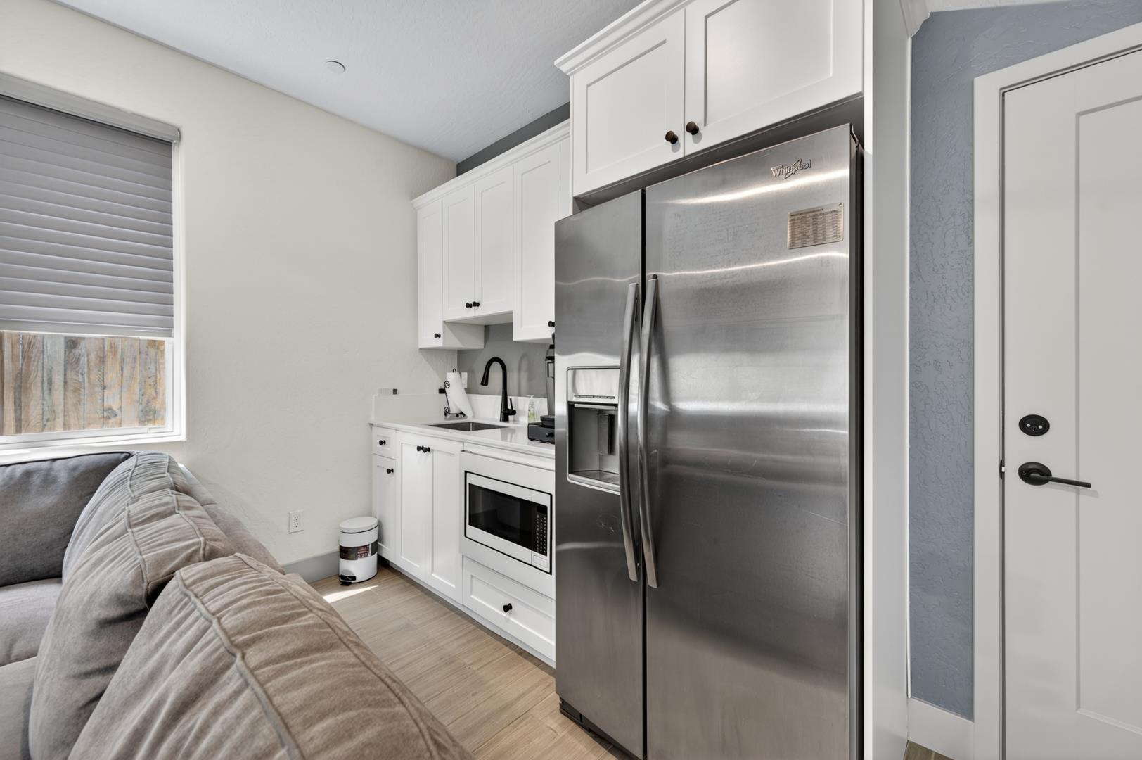 2086 N Phillip Ave, photo 56