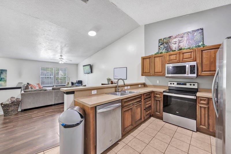 Photo 10 of 8336 Homeport Ct, Jacksonville, FL 32244, photographed by Megapixeler