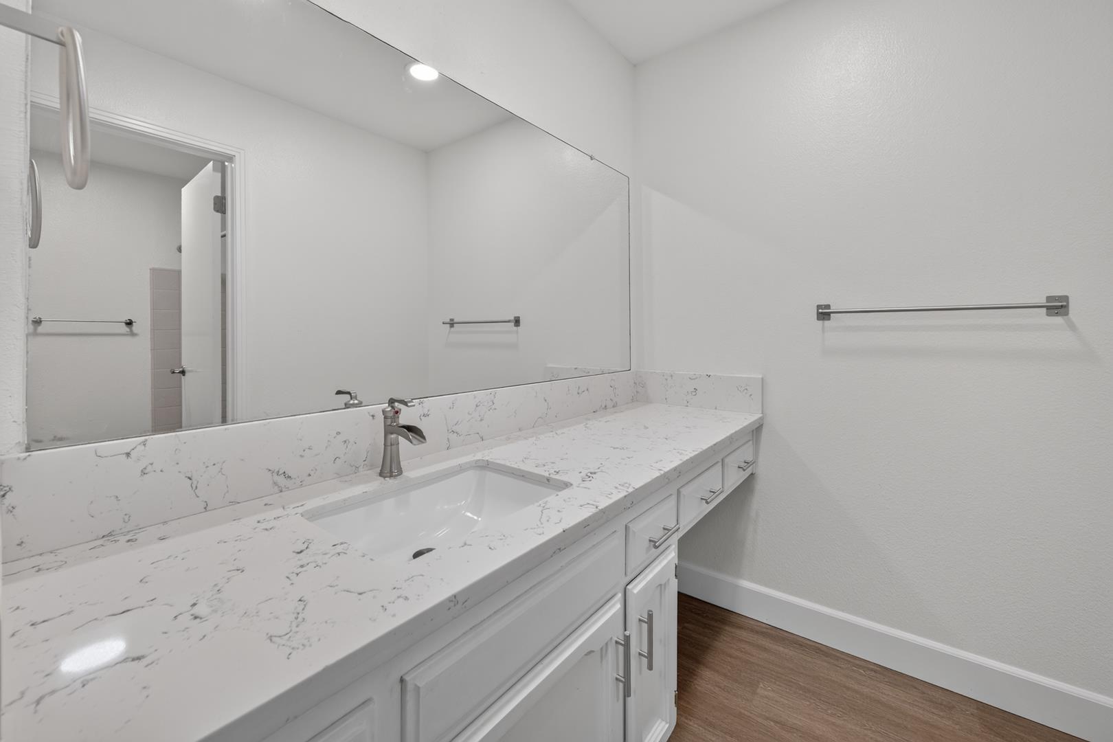 1657 Willow Ave, photo 51