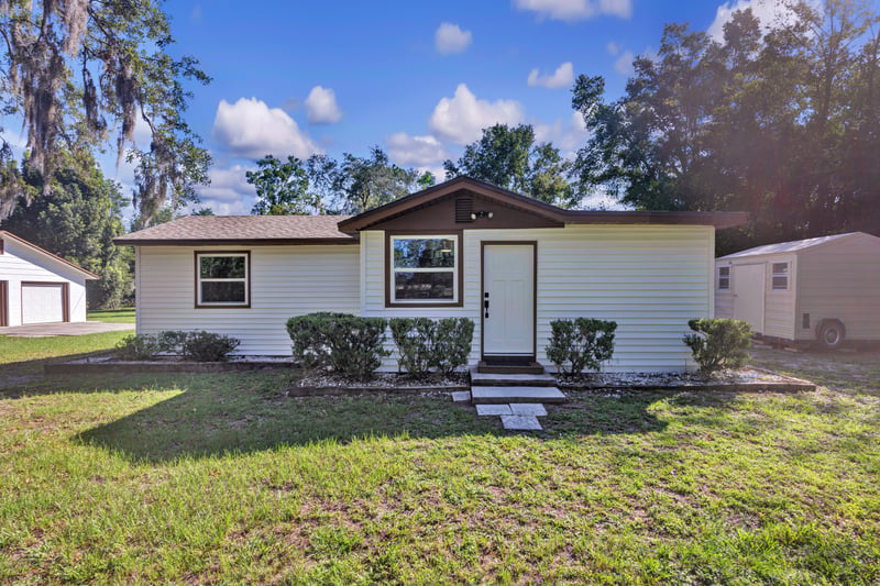 Photo 1 of 450 Taylor Ave, Orange Park, FL 32065, photographed by Megapixeler