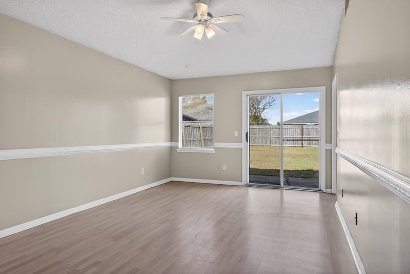 Family Room at 8745 Buzz Ct, Jacksonville, FL 32216