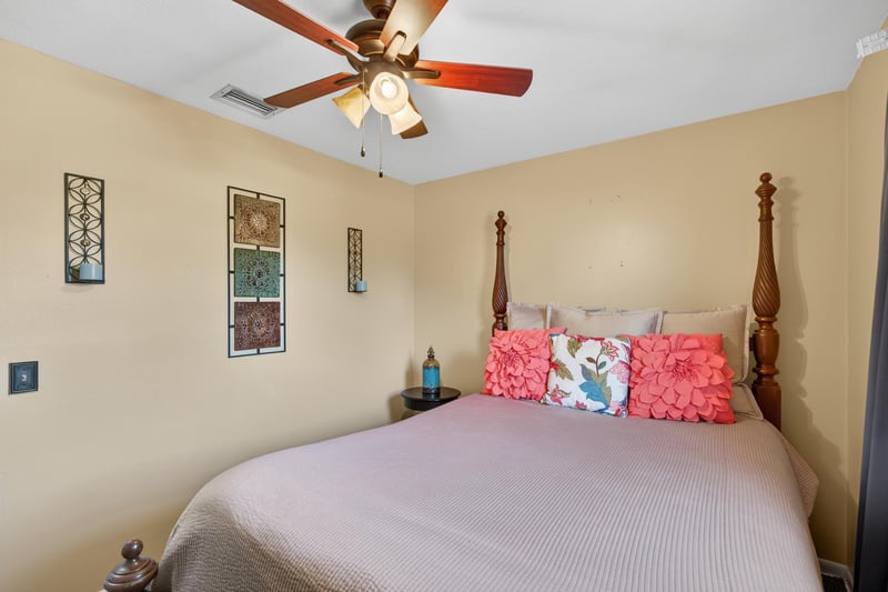 Photo 23 of 2137 Burgoyne Dr, Jacksonville, FL 32208, photographed by Megapixeler