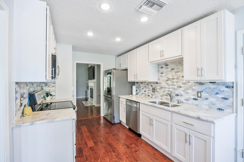 Kitchen Backsplash V2 at 10928 Copper Hill Dr, Jacksonville, FL 32218